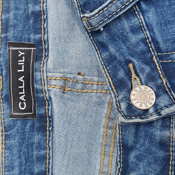 Flared Jeans - Picture 2 of 5